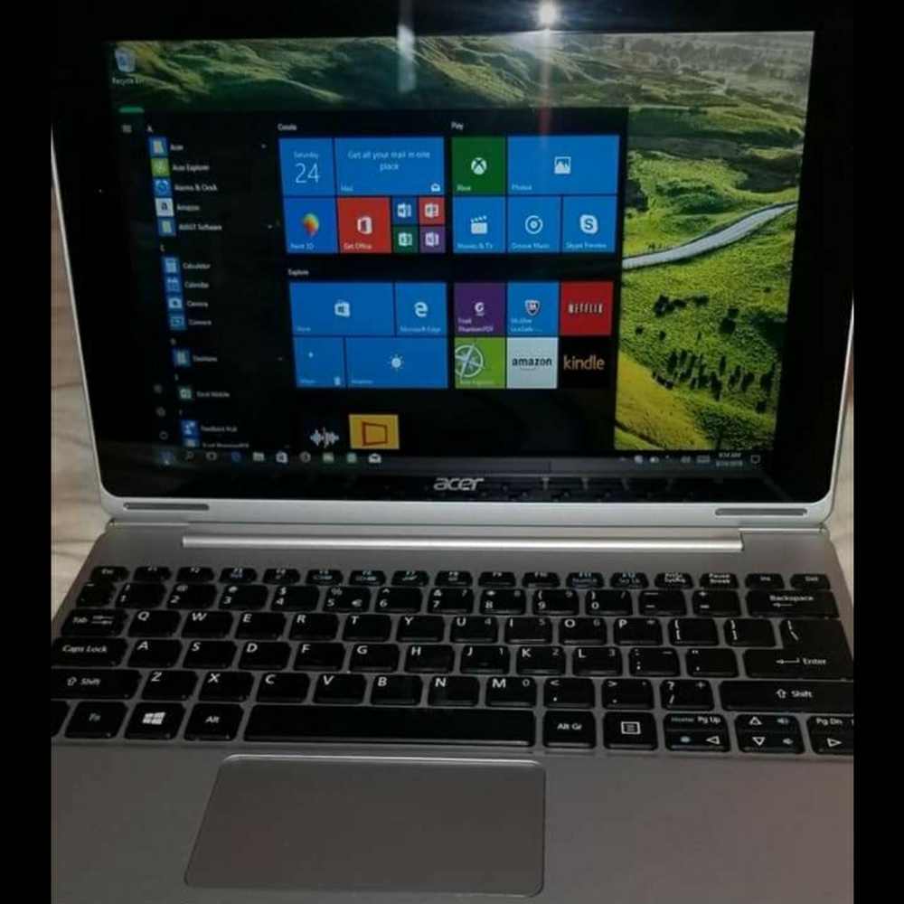 Acer Switch 10" slim laptop with detachable tablet